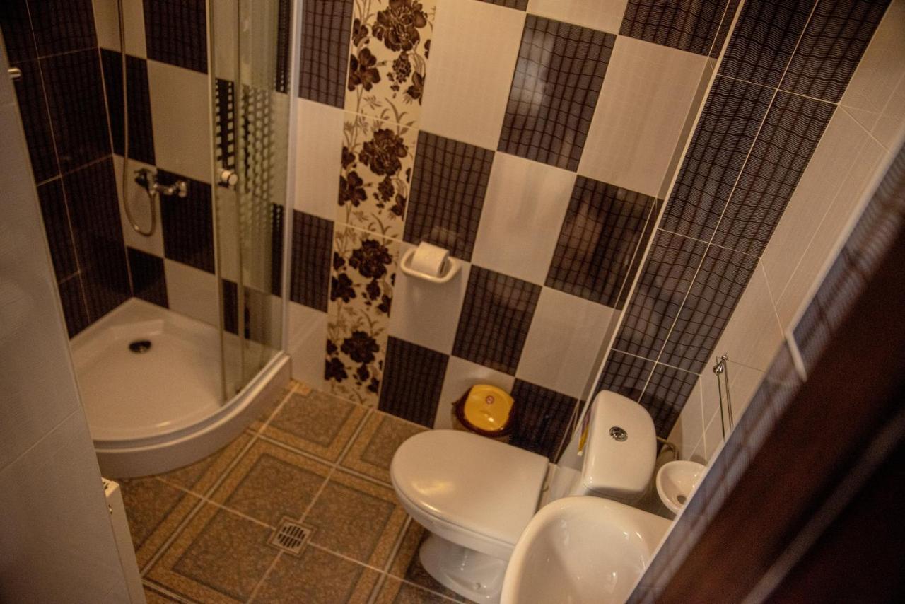 Hotel Casa Robi Pestisani Exteriér fotografie