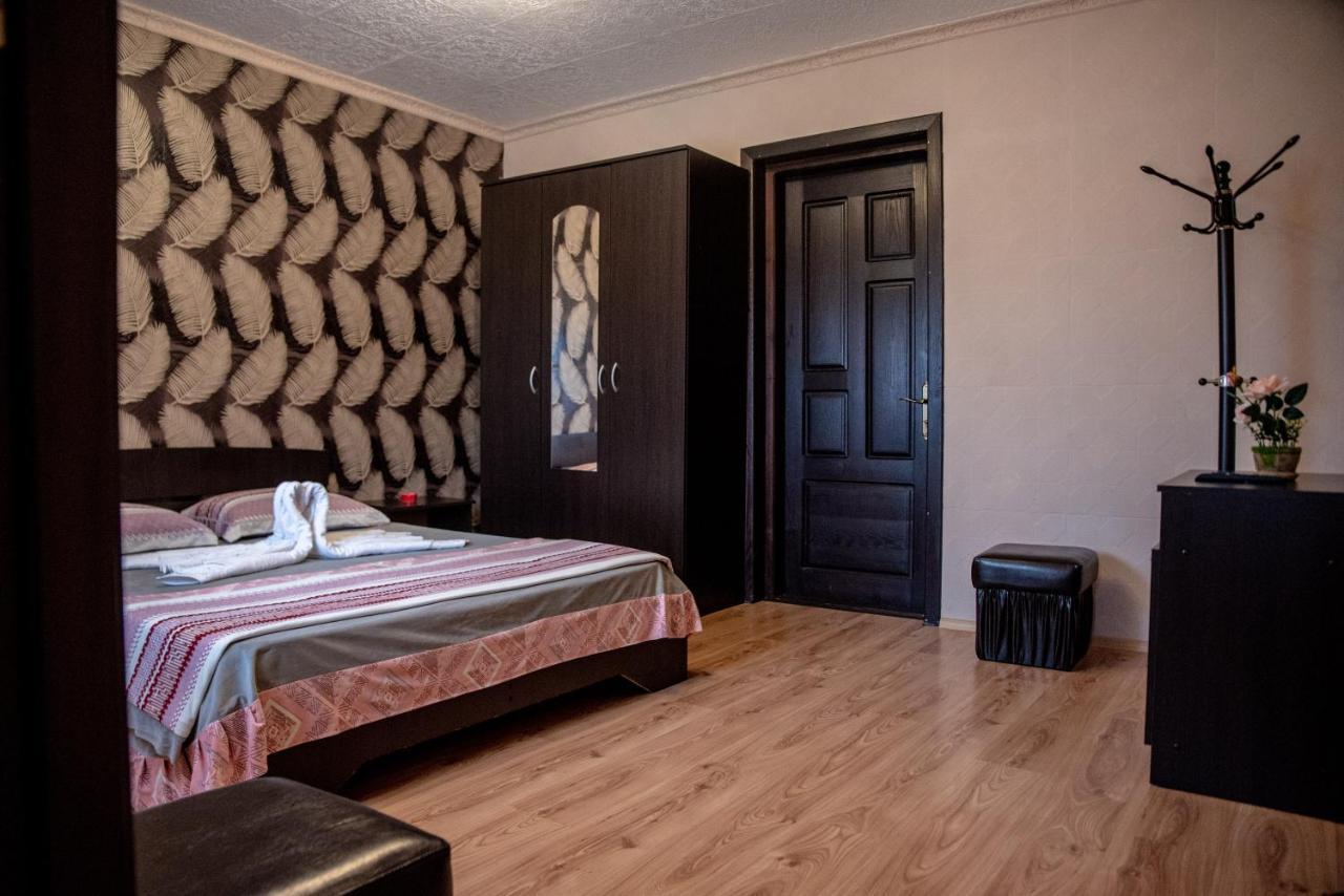 Hotel Casa Robi Pestisani Exteriér fotografie