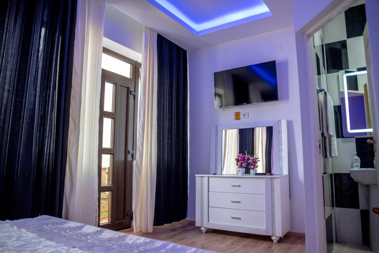Hotel Casa Robi Pestisani Exteriér fotografie